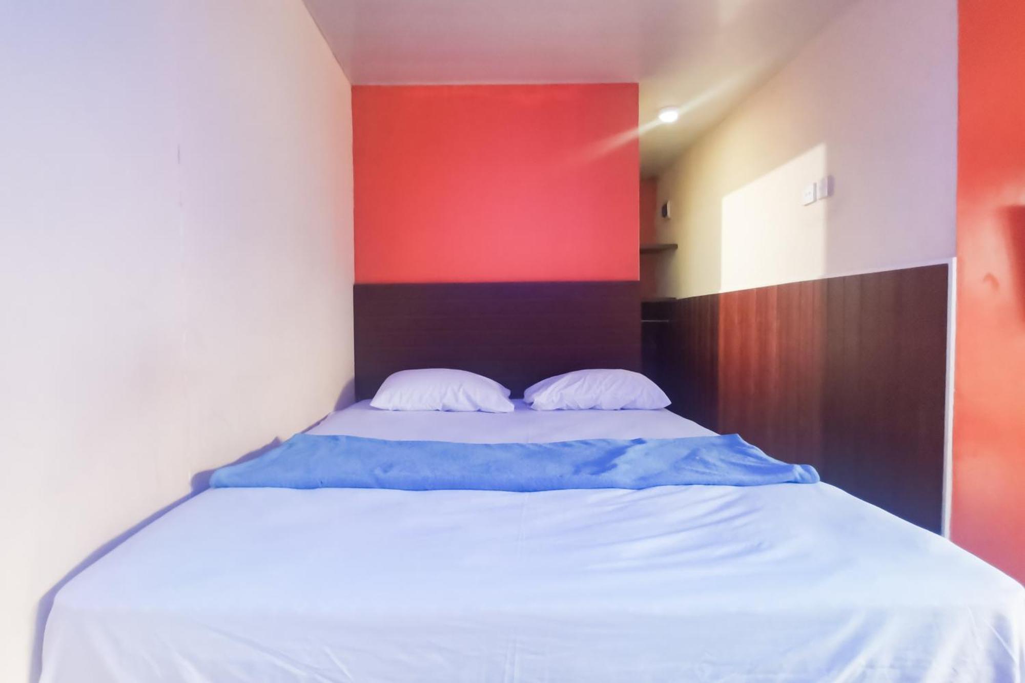 Hotel Container Inn Mitra Reddoorz Gadok Exterior photo